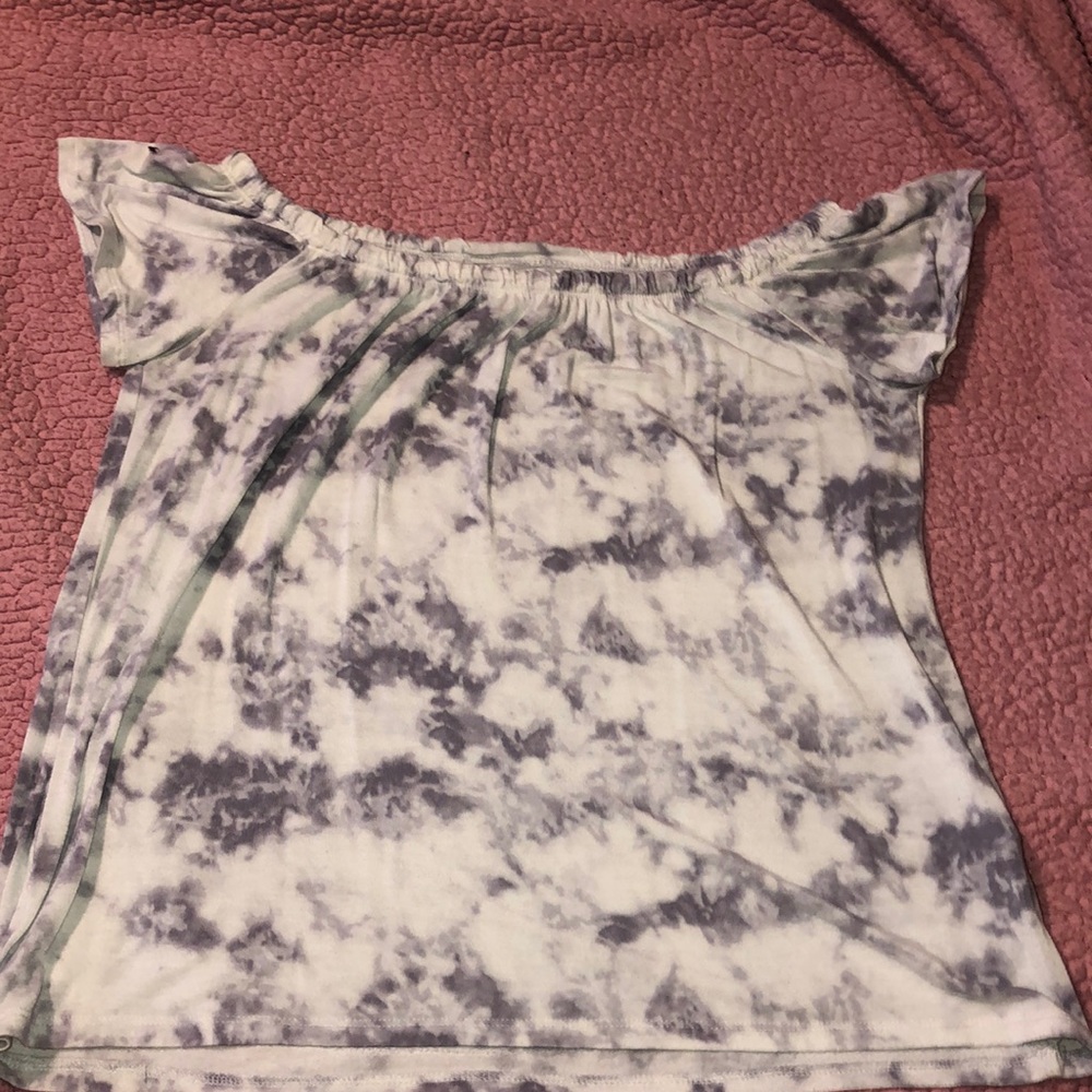 Off shoulder shirt